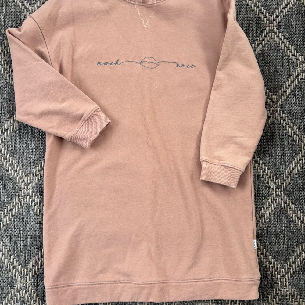 Böhme Kiss Lips MWAH XOXO Oversized Pullover Sweatshirt - Putty - Small
